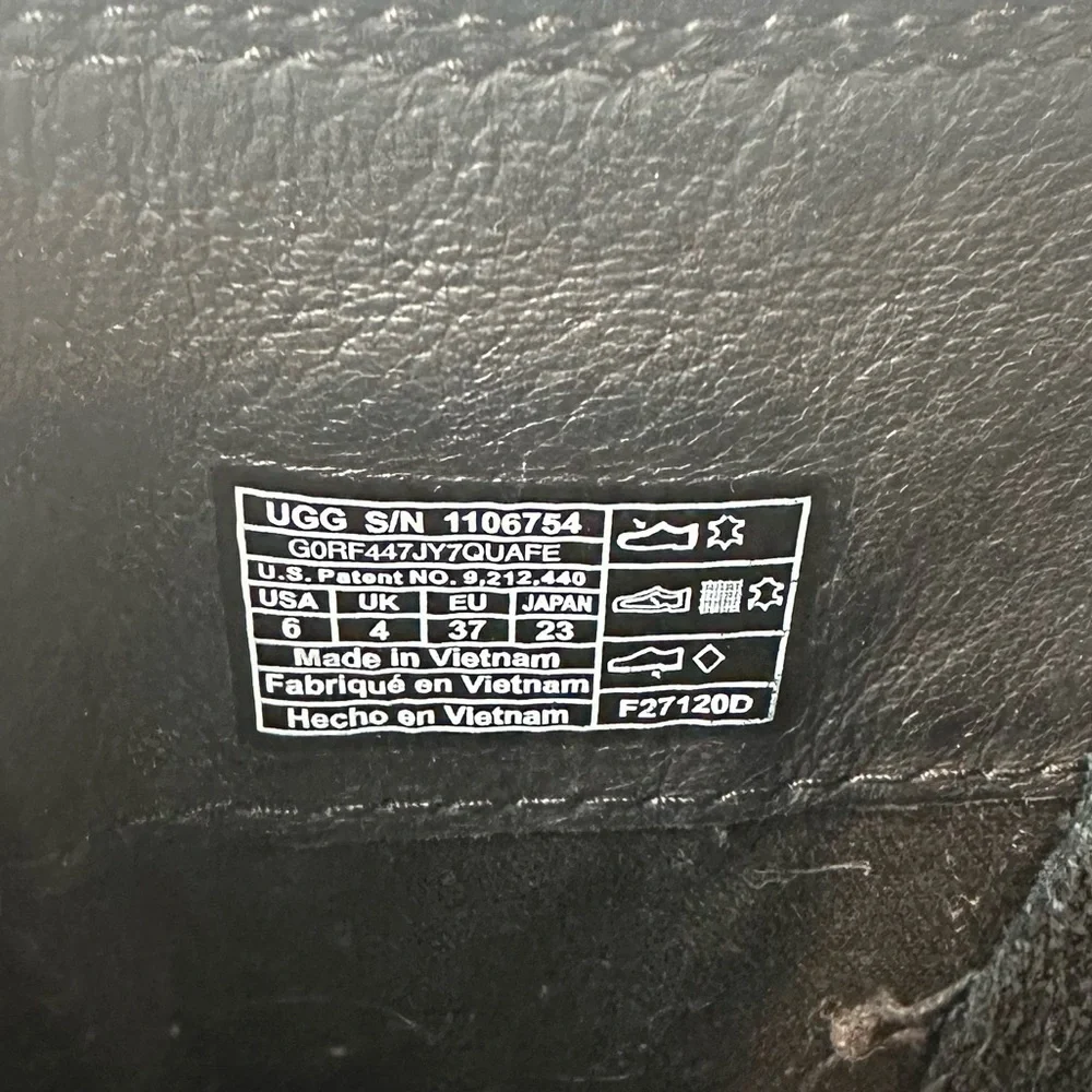 UGG excellent preowned